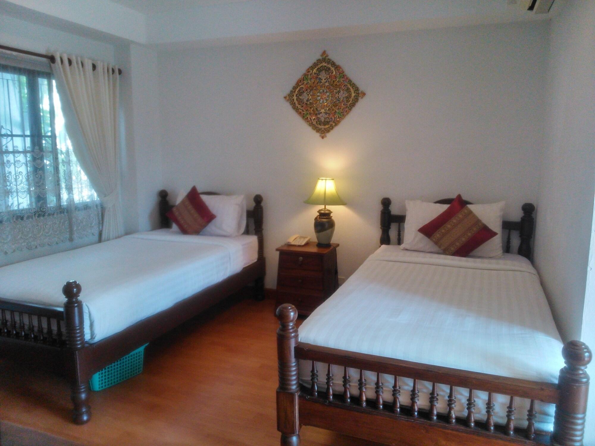 Rachamankha Flora House Hotel Chiang Mai Bagian luar foto