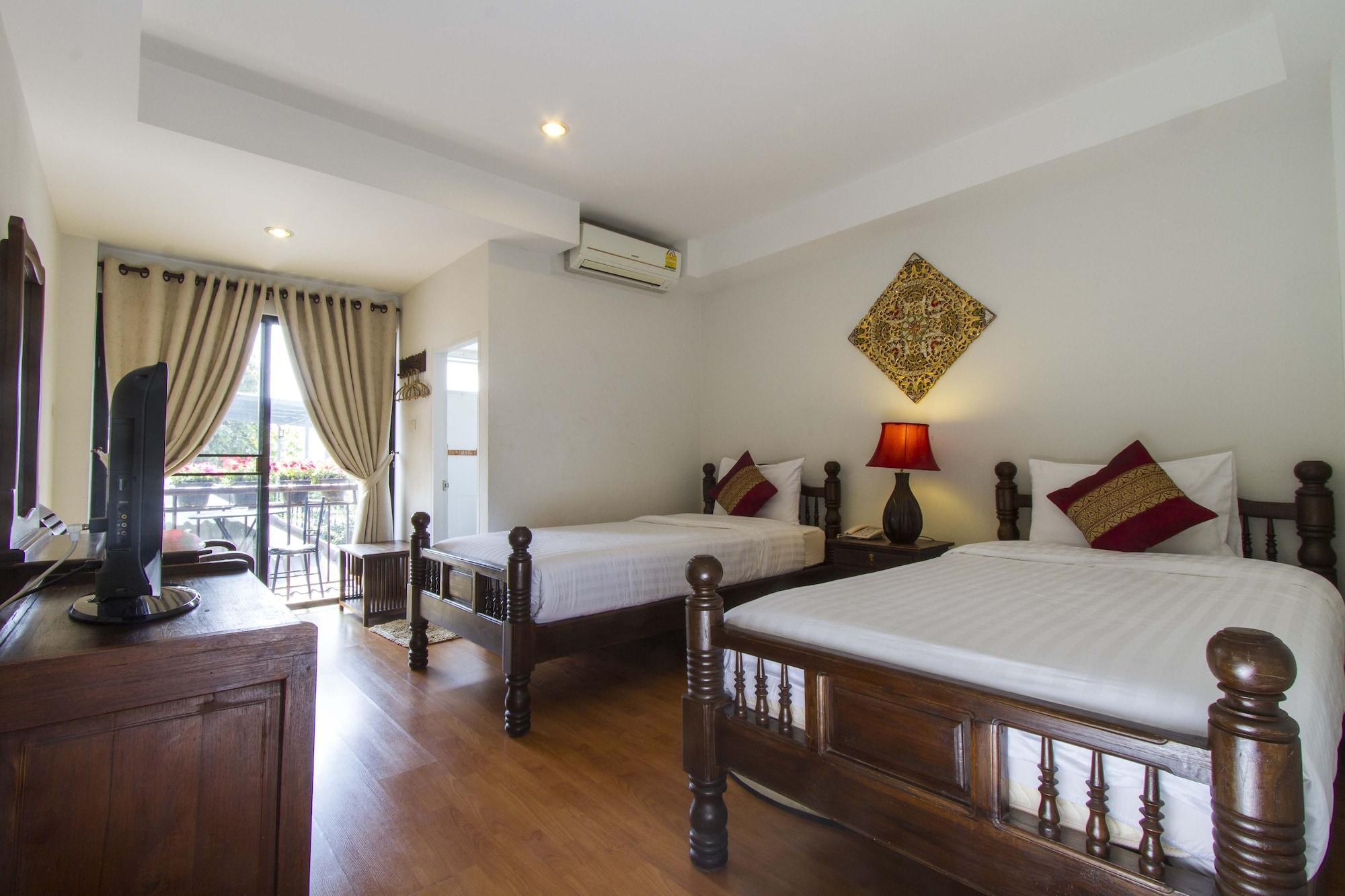 Rachamankha Flora House Hotel Chiang Mai Bagian luar foto
