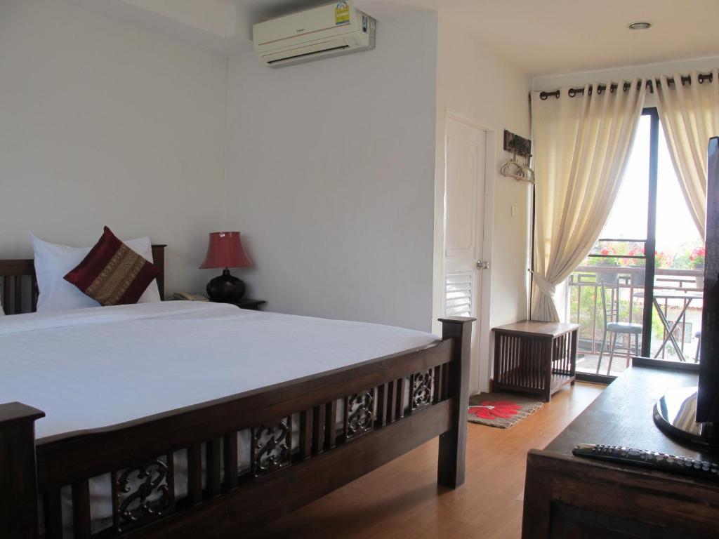 Rachamankha Flora House Hotel Chiang Mai Bagian luar foto