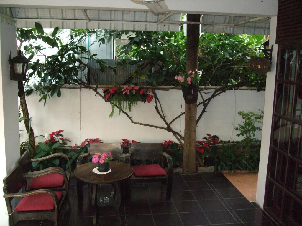 Rachamankha Flora House Hotel Chiang Mai Bagian luar foto