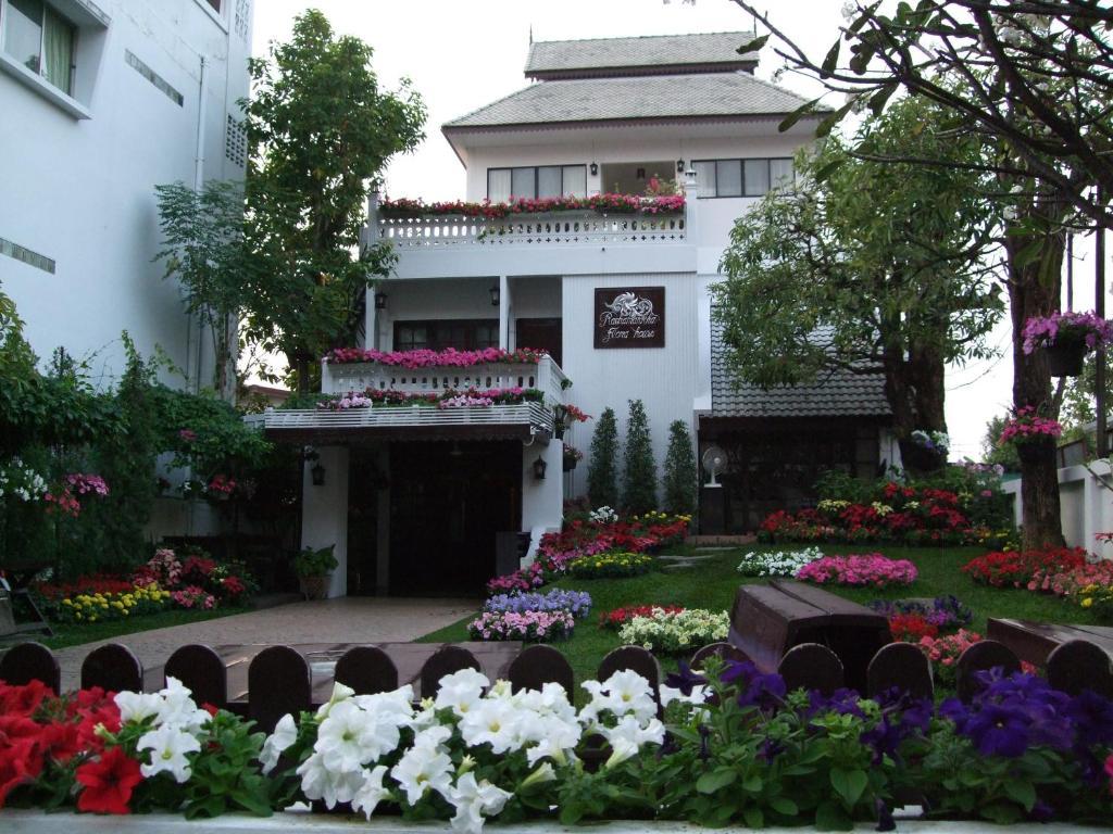 Rachamankha Flora House Hotel Chiang Mai Bagian luar foto