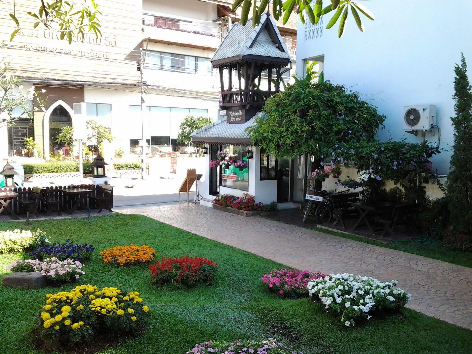 Rachamankha Flora House Hotel Chiang Mai Bagian luar foto