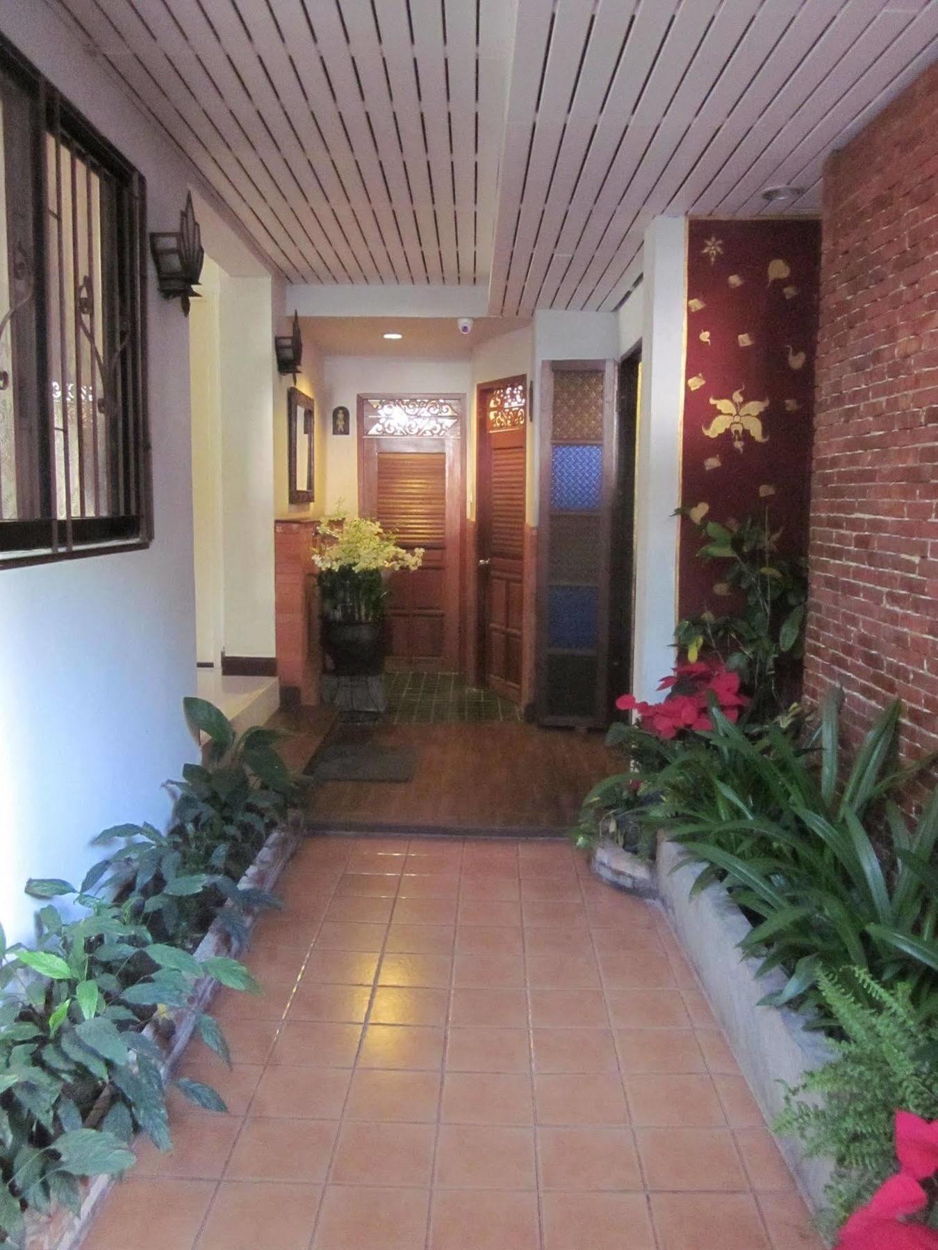 Rachamankha Flora House Hotel Chiang Mai Bagian luar foto
