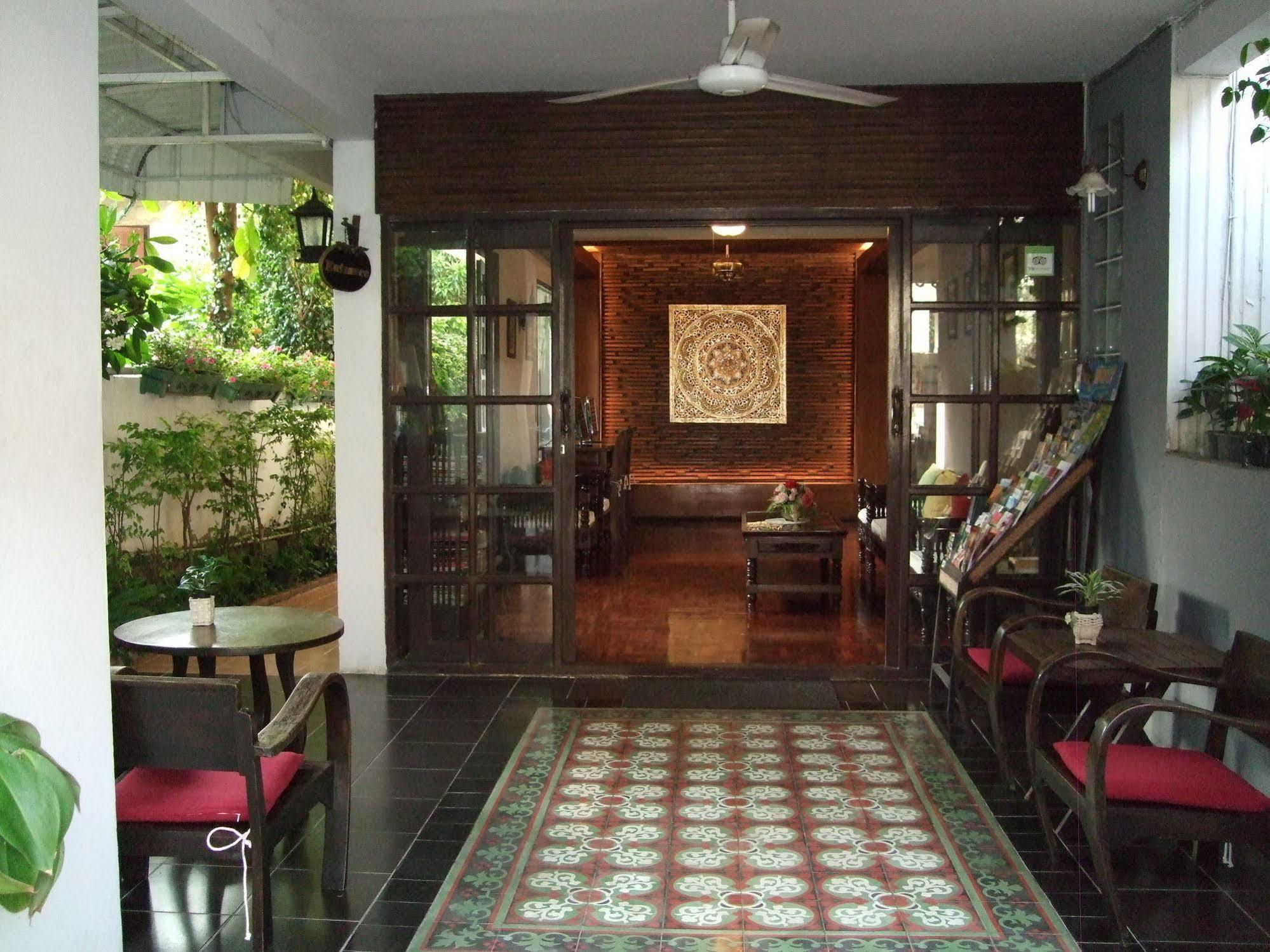 Rachamankha Flora House Hotel Chiang Mai Bagian luar foto
